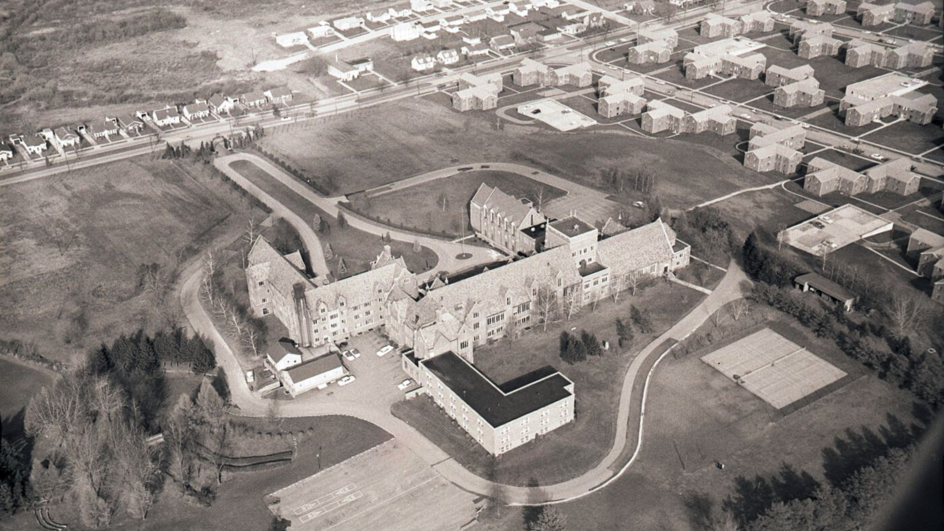 an arial photo of ϳԹ College in the 1930s